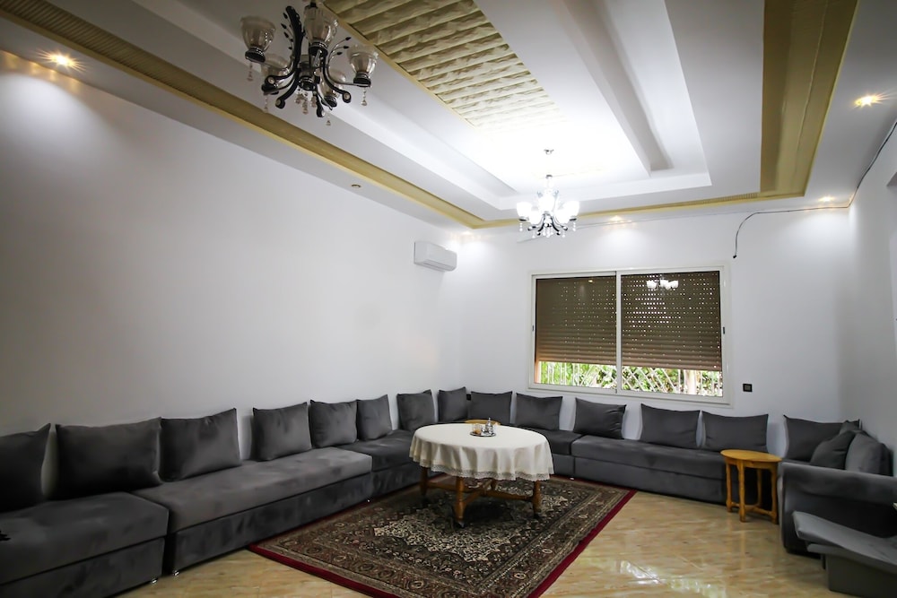 Redmoon Villa & Riad