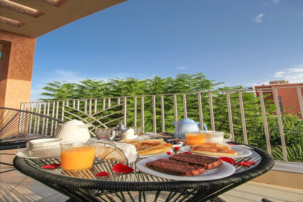 Redmoon Villa & Riad