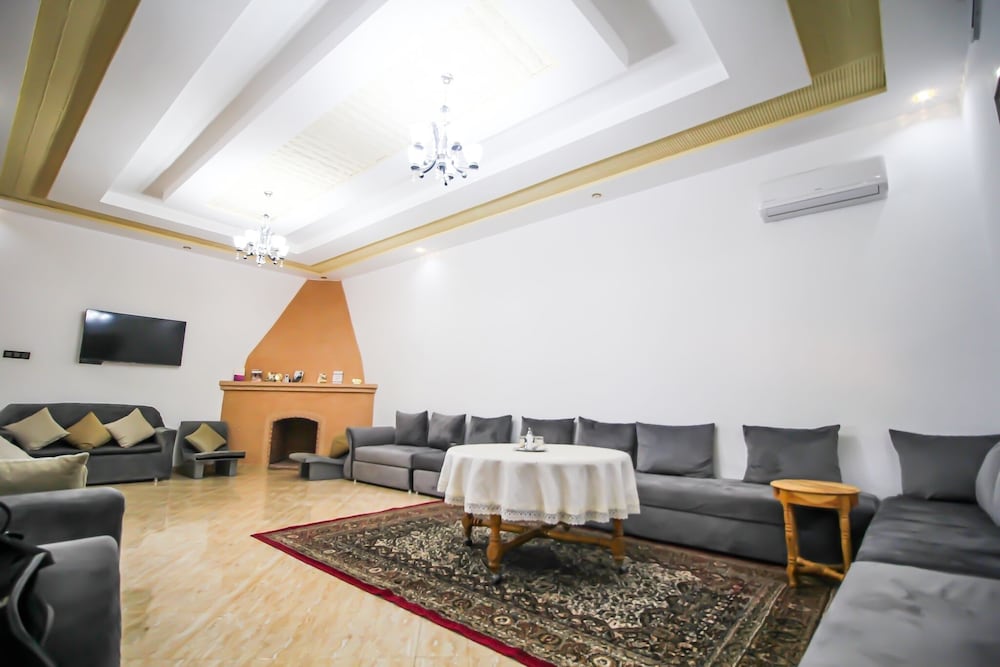 Redmoon Villa & Riad