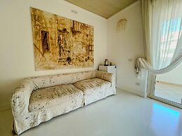 Mora Suite