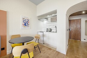 Amarelo Studio by Olala Homes