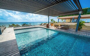 2 BR Condo - Rooftop Ocean View Joy 202
