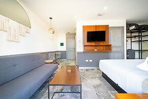 2 BR Condo - Rooftop Ocean View Joy 202