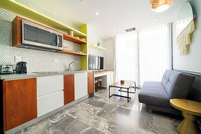 2 BR Condo - Rooftop Ocean View Joy 202