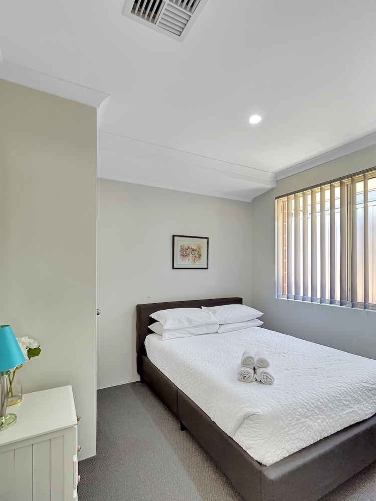 Spacious 3-bed Home in Peaceful Byford