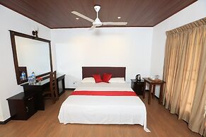 pavona lake hotel
