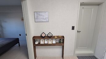 J2 US