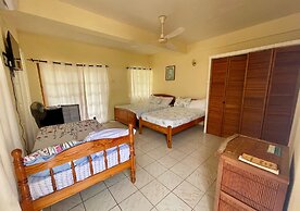 Dennis' Hideaway