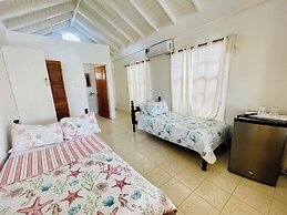 Dennis' Hideaway