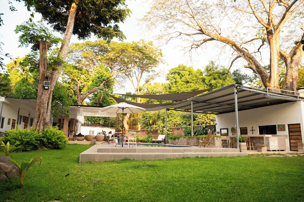 amalfi surf lodge
