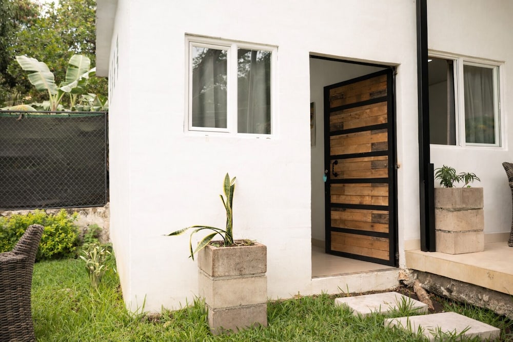 amalfi surf lodge