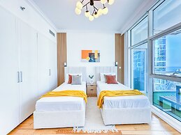 Opulent Flat with Beach & Canal View