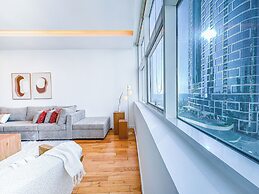 Opulent Flat with Beach & Canal View