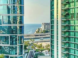 Opulent Flat with Beach & Canal View