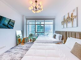 Opulent Flat with Beach & Canal View