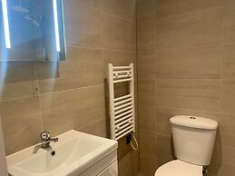 Contractor Accommodation, Swindon , Cheap Parking