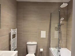 Contractor Accommodation, Swindon , Cheap Parking