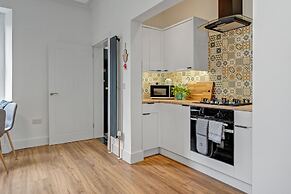 Stylish 2-bed Villa · Garden · Central Edinburgh