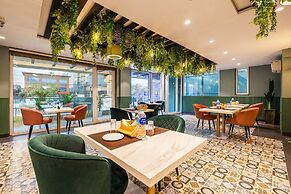 Fabhotel Lee Way