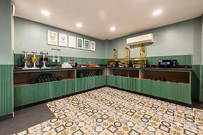 Fabhotel Lee Way