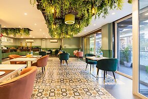 Fabhotel Lee Way
