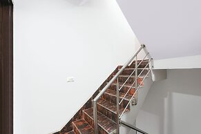 Fabhotel Glass Castle