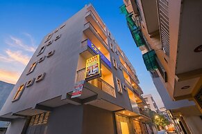 Fabhotel Glass Castle