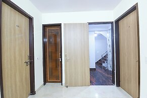 Fabhotel Glass Castle
