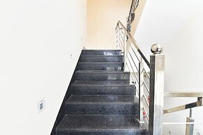Fabhotel Golden Sapphire