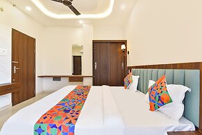 Fabhotel Golden Sapphire