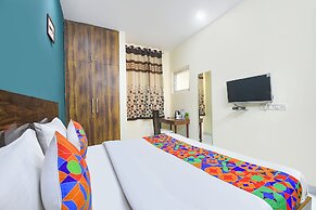 FabHotel Royal Hotel Galleria