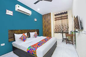 FabHotel Royal Hotel Galleria