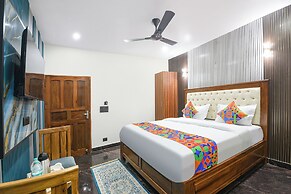Fabhotel Four Season