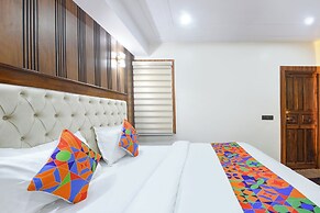 Fabhotel Four Season