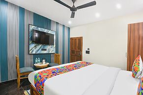 Fabhotel Four Season