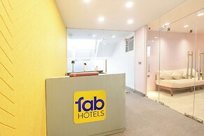 Fabhotel The White Cliff Inn