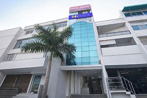 Fabhotel Grand