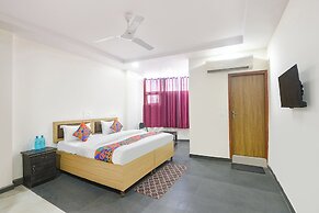Fabhotel Grand