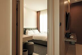 AFTER RAIN HOTEL