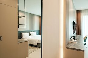 AFTER RAIN HOTEL