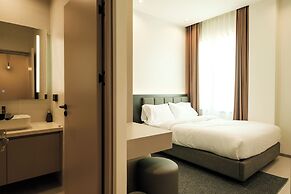 AFTER RAIN HOTEL