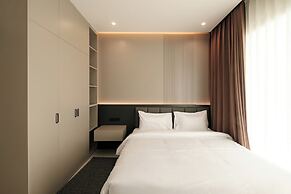 AFTER RAIN HOTEL