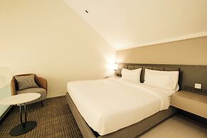 AFTER RAIN HOTEL