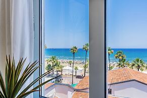 Whispering Palms 1-BR Apt. By Finikoudes Beach