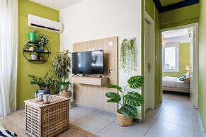 Whispering Palms 1-BR Apt. By Finikoudes Beach