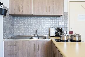 Whispering Palms 1-BR Apt. By Finikoudes Beach