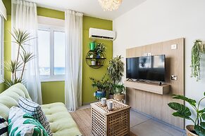 Whispering Palms 1-BR Apt. By Finikoudes Beach