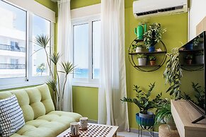 Whispering Palms 1-BR Apt. By Finikoudes Beach