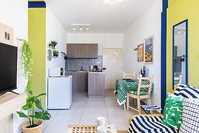 Whispering Palms 1-BR Apt. By Finikoudes Beach