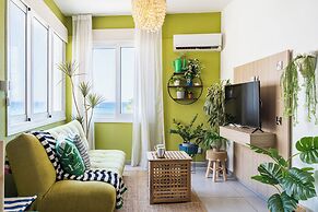 Whispering Palms 1-BR Apt. By Finikoudes Beach
